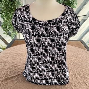 Pretty stretchy top by Worthington